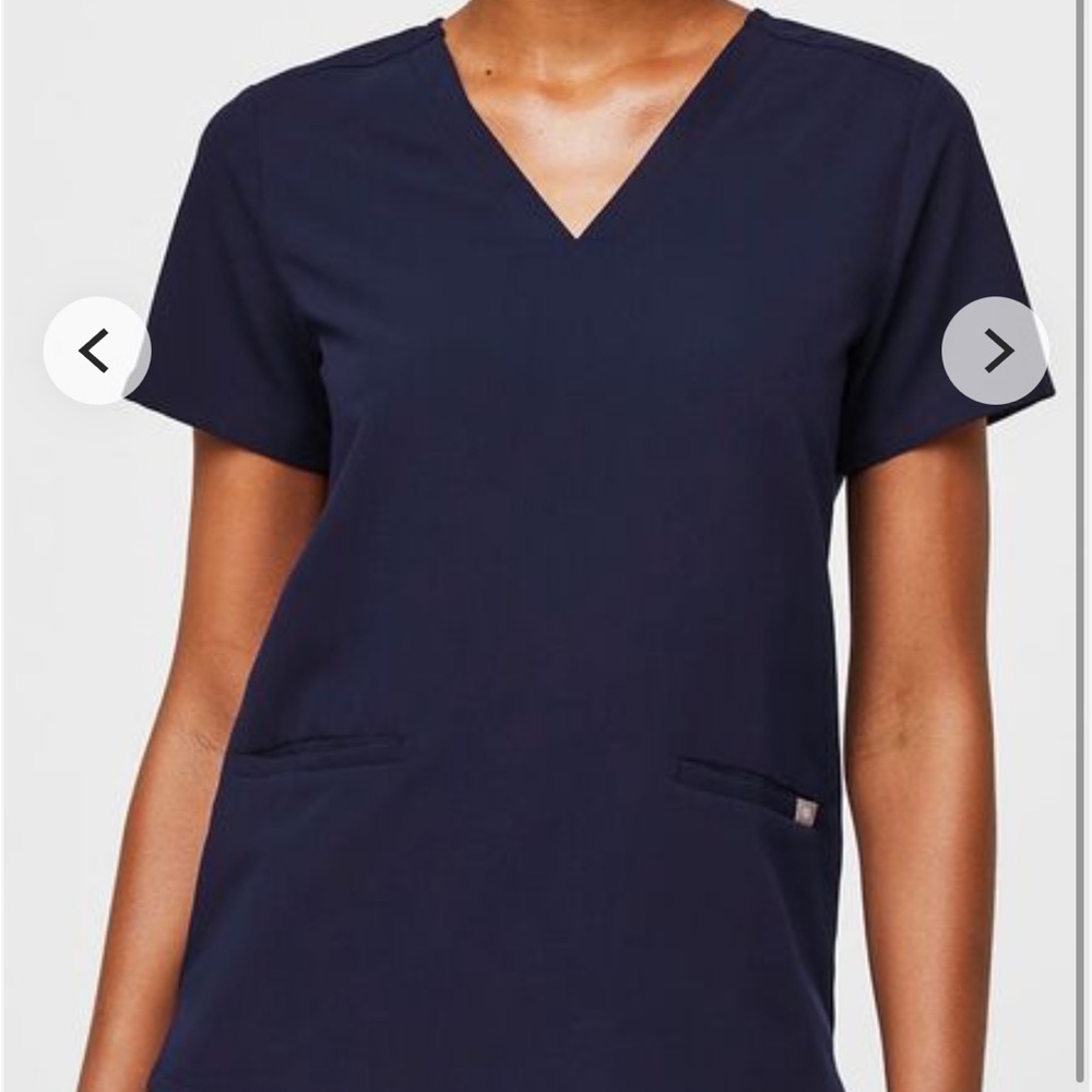 Figs scrub top